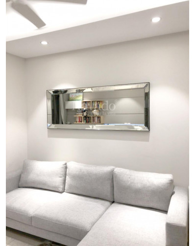 Gương trang trí tường sau sofa