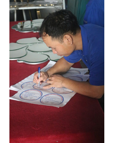 Gương trang trí phòng tắm Rainbow NAV 2068-NT 